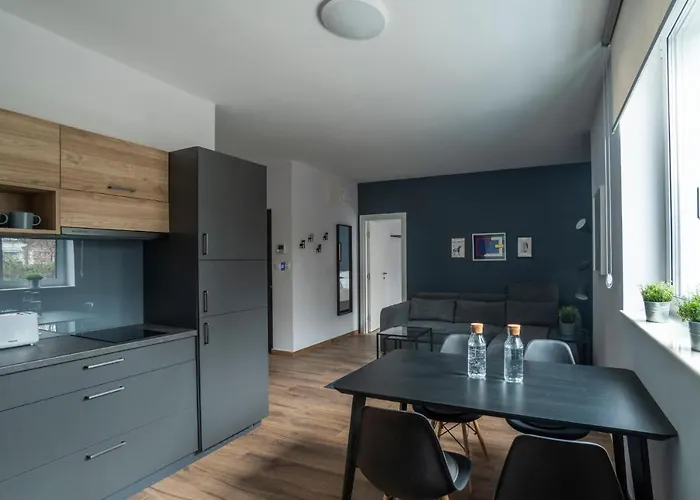 Hostgost Selected - Botanical Garden *